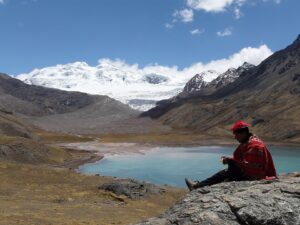 Laguna Sibinacocha, lago glacial turquesa a 4.873 metros de altitude na Cordilheira de Vilcanota, Peru